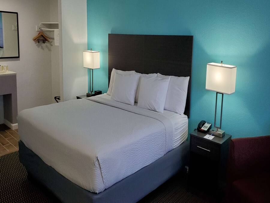 Desk, cots/infant beds, free WiFi, bed sheets