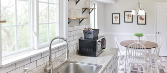 Cozy Home 1/2 mile from Chief Ladiga