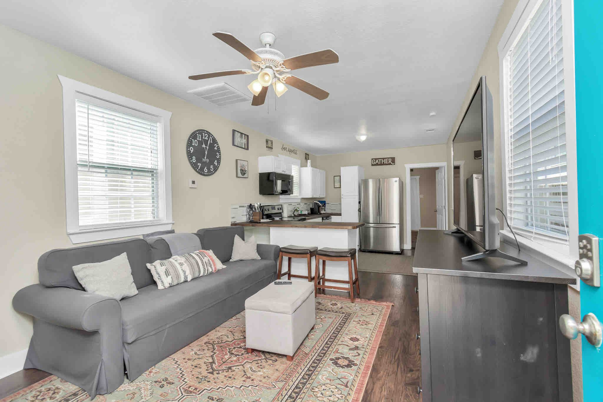 Cottage de Amaris - 3 Min Walk to Seawall/Porretto Beach/Pleasure Pier!