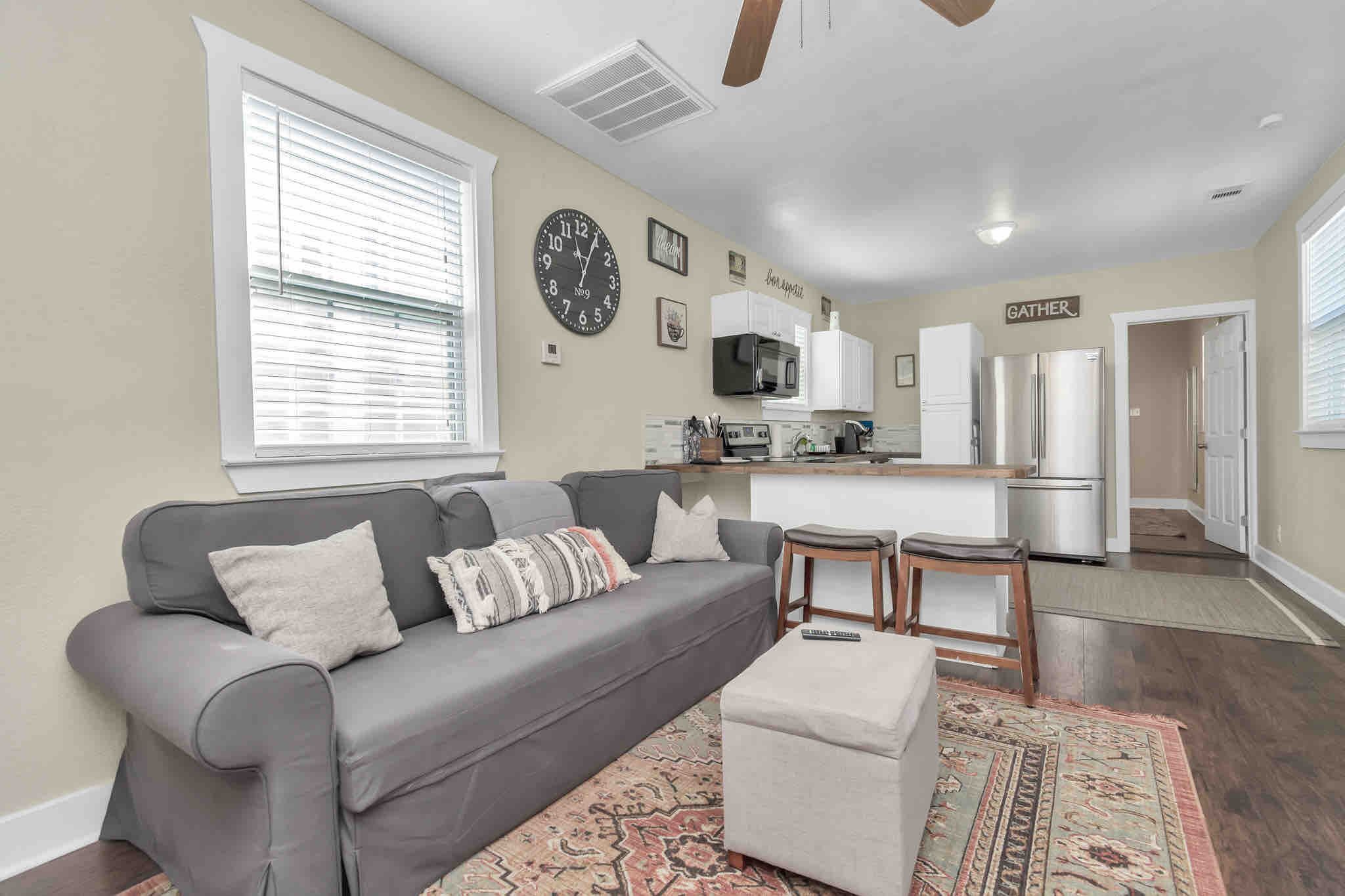 Cottage de Amaris - 3 Min Walk to Seawall/Porretto Beach/Pleasure Pier!