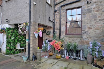 แกรนด์ แมนชั่น, 9 เตียง, นอนได้ 17 คน, ที่จอดรถ - กลุ่ม