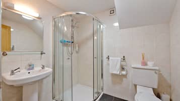 House | Bathroom | Shower, free toiletries, hair dryer, towels