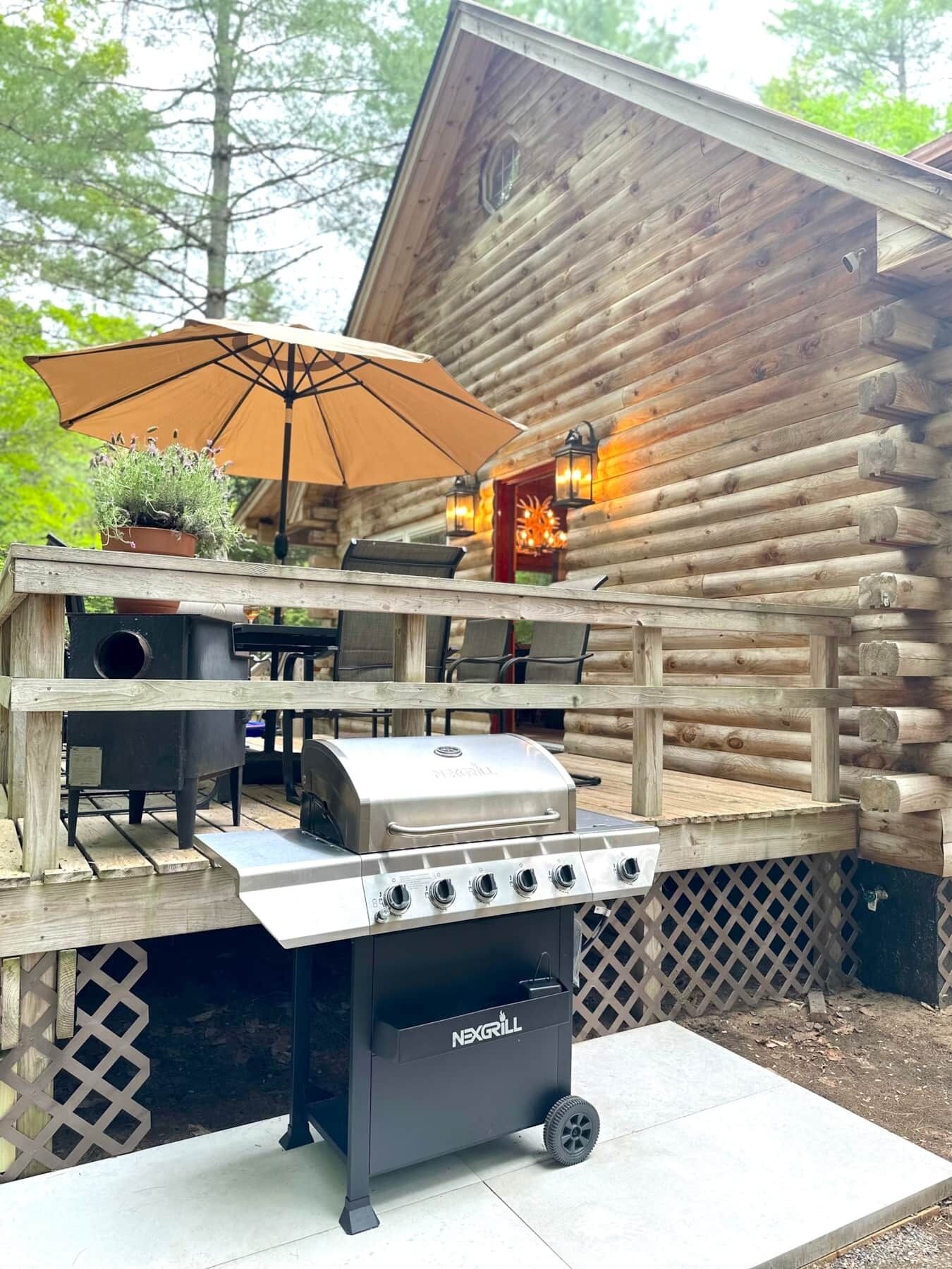 Lodge with HOT TUB 8mins from Gore Ski Resort!