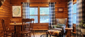 Superb Nature Lodge 5 Minutes to Gore Mountain with Hot Tub, Firepit & Fireplace