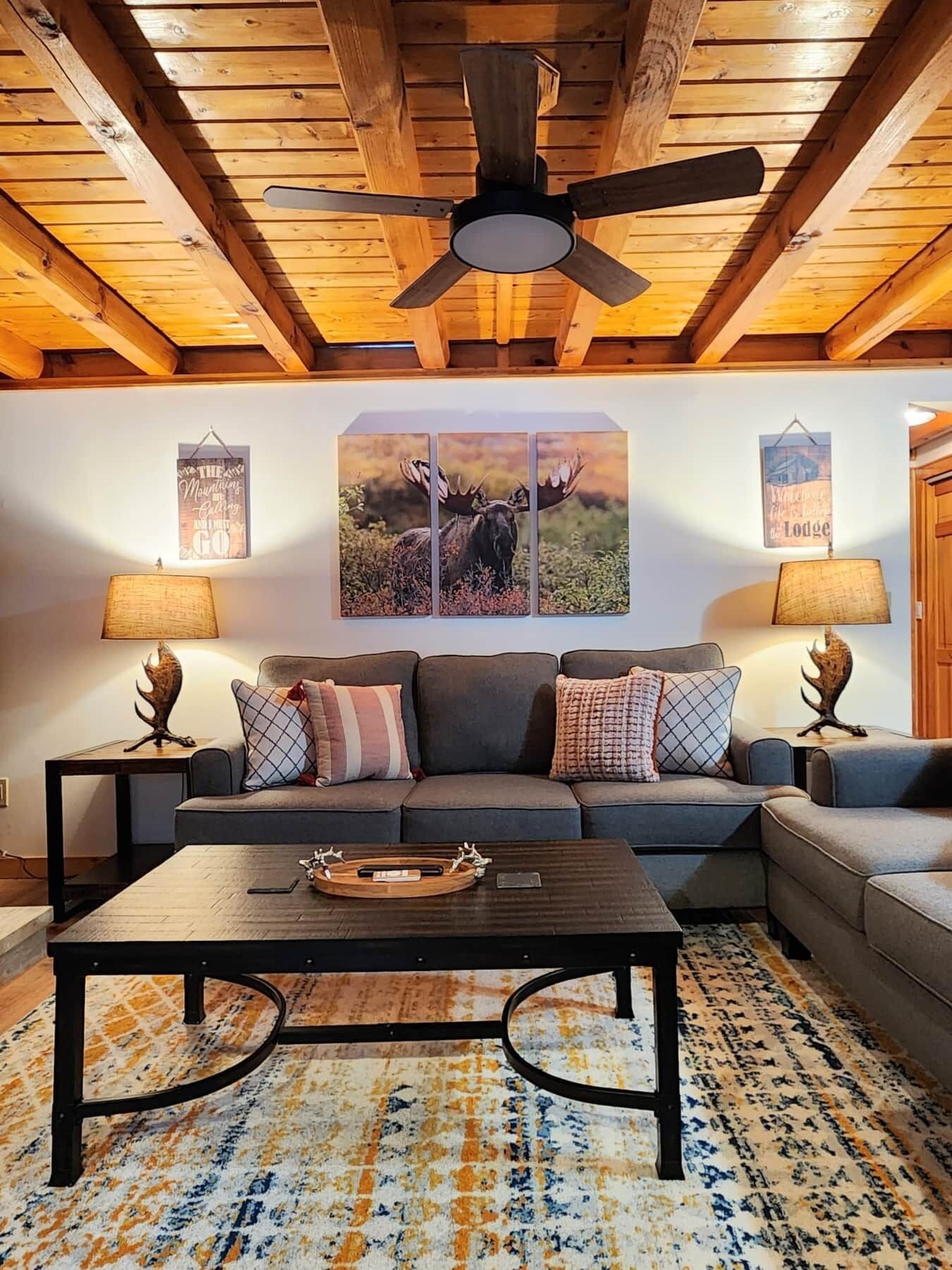 Lodge with HOT TUB 8mins from Gore Ski Resort!