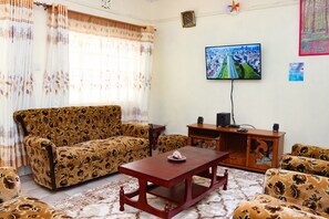 Family Room | Desk, blackout drapes, iron/ironing board, free WiFi - Adorable Homely Stay (Nakuru)
