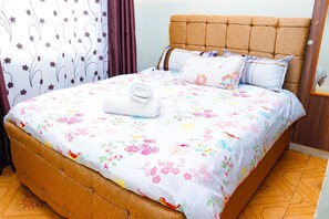 Family Room | Desk, blackout curtains, iron/ironing board, free WiFi - Adorable Homely Stay (Nakuru)