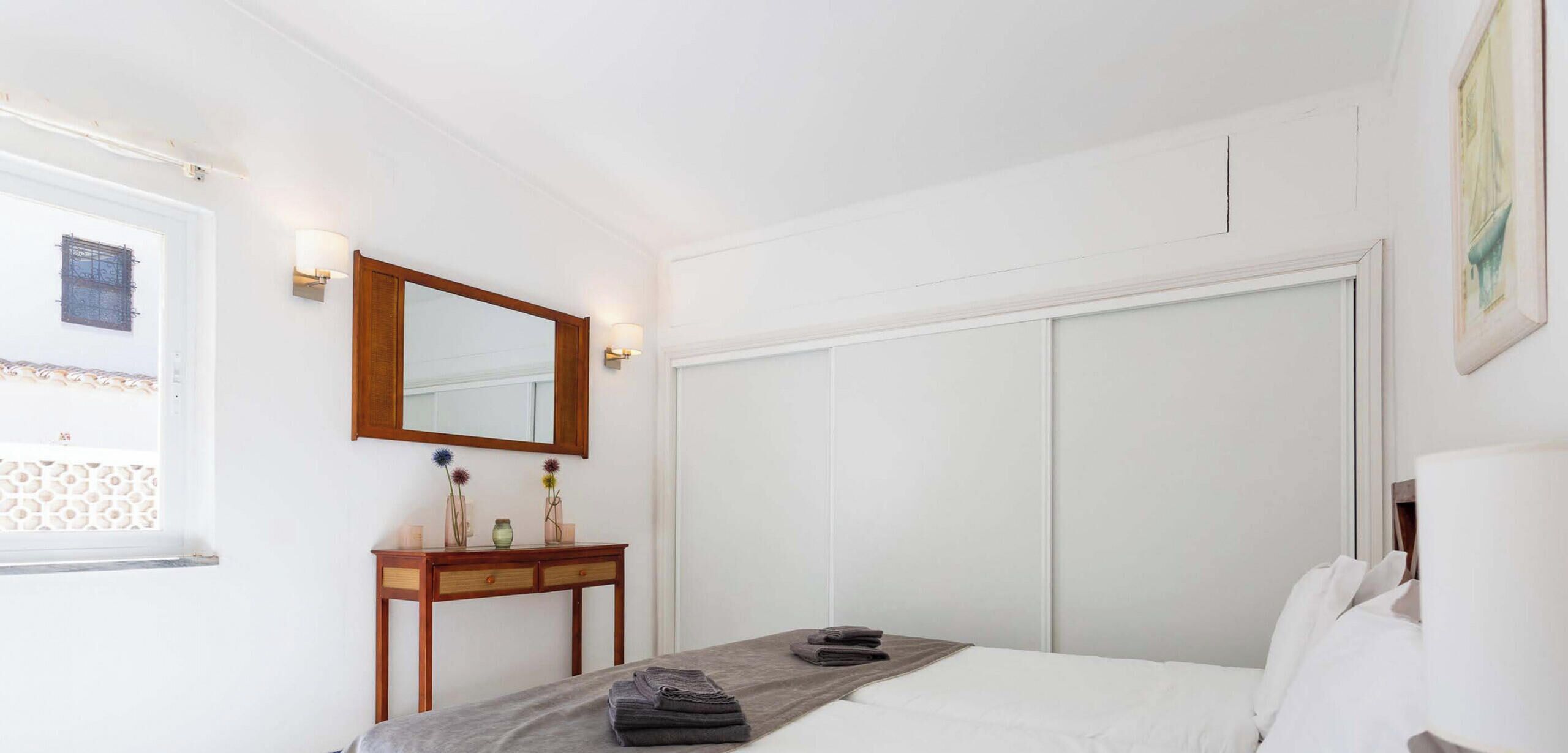 1 habitación, tabla de planchar con plancha y wifi gratis 