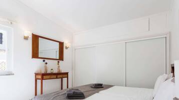 1 habitación, tabla de planchar con plancha y wifi gratis