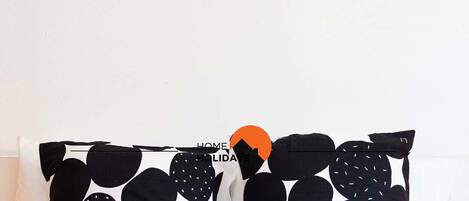 2 bedrooms, iron/ironing board, free WiFi