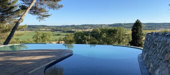 Estate with 3-hectare park 2 jacuzzis infinity pool