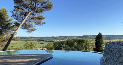 Estate with 3-hectare park 2 jacuzzis infinity pool