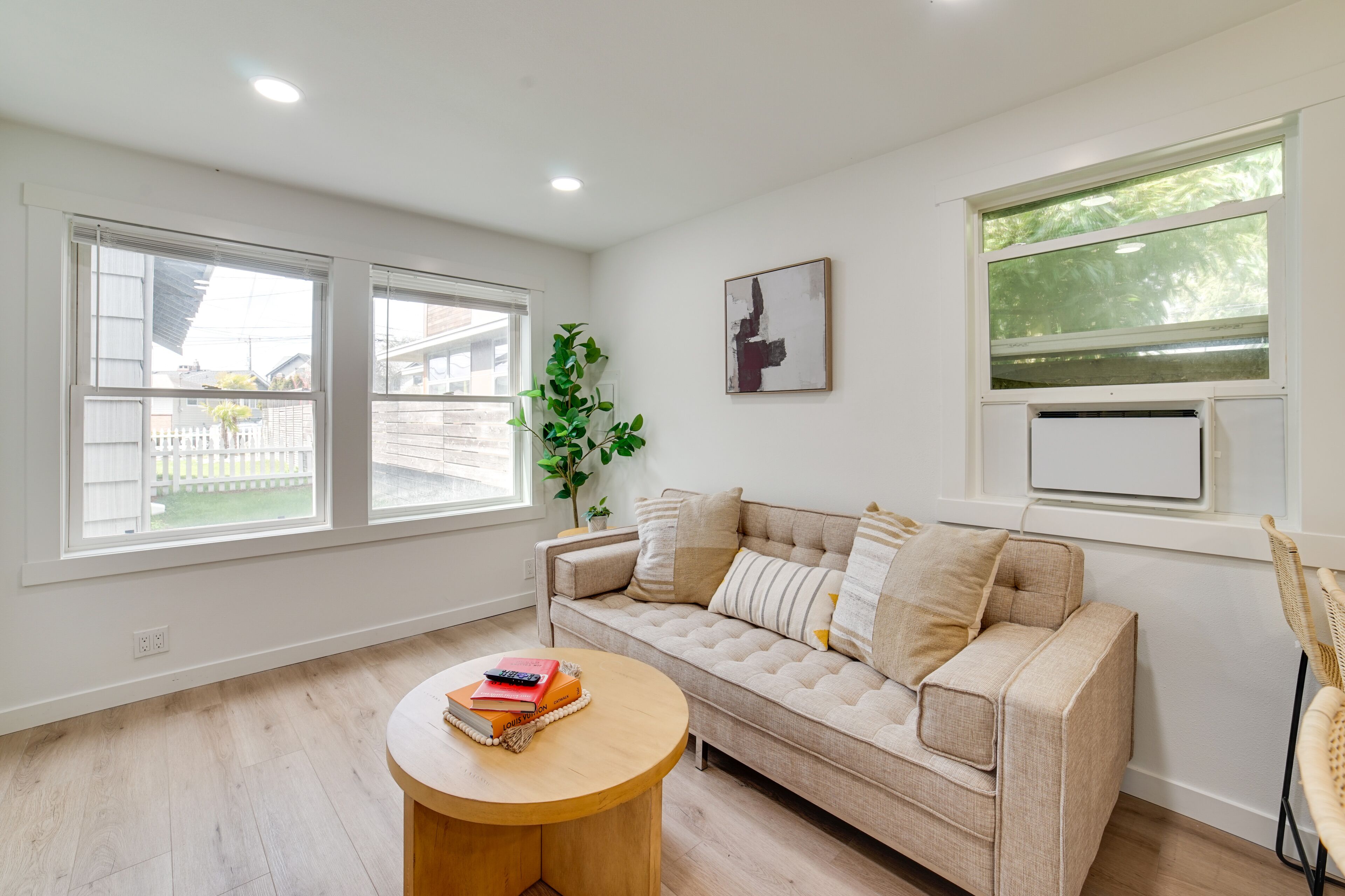 Dreamy Puget Sound Vacation Rental: Steps to Bay!