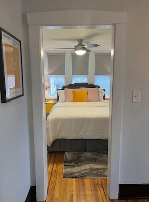3 bedrooms, desk, iron/ironing board, travel crib