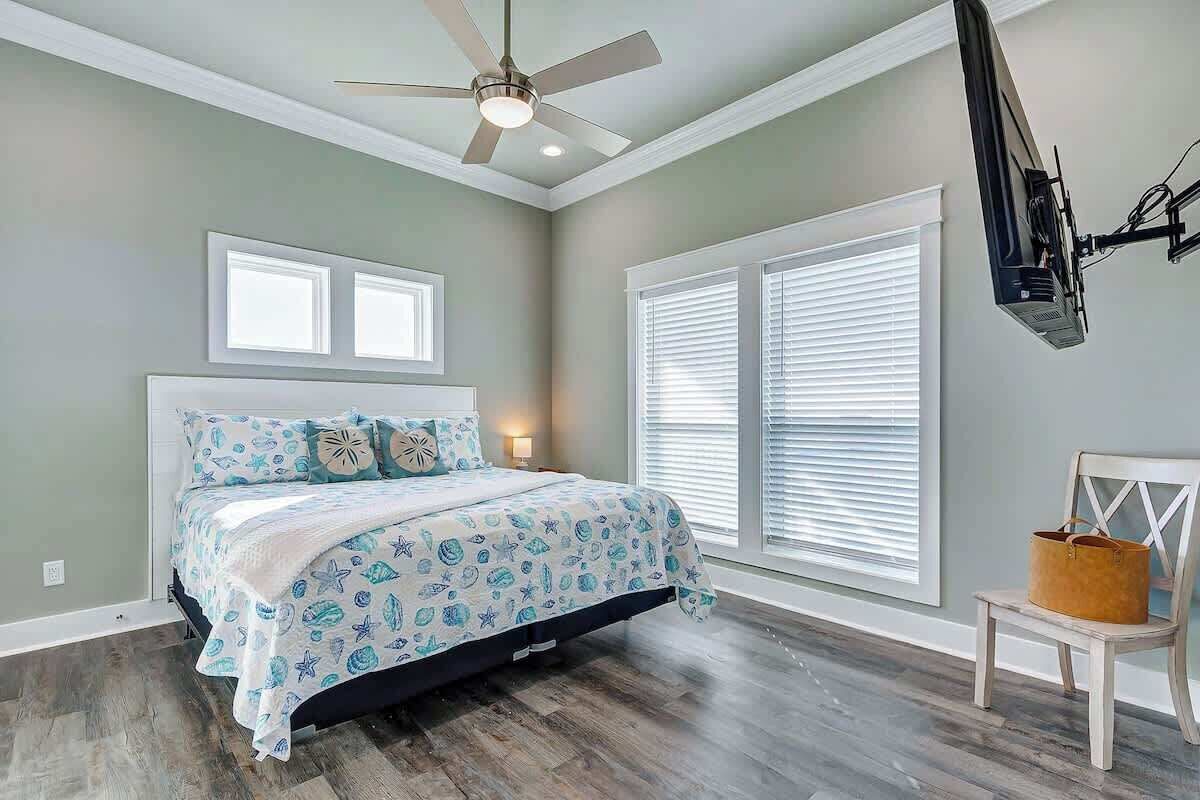 6 habitaciones, tabla de planchar con plancha, cuna de viaje y wifi 