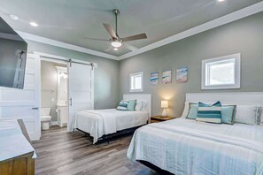 6 bedrooms, iron/ironing board, travel crib, WiFi - Seaside Sanctuary, Pool/Hot Tub (Crystal Beach)