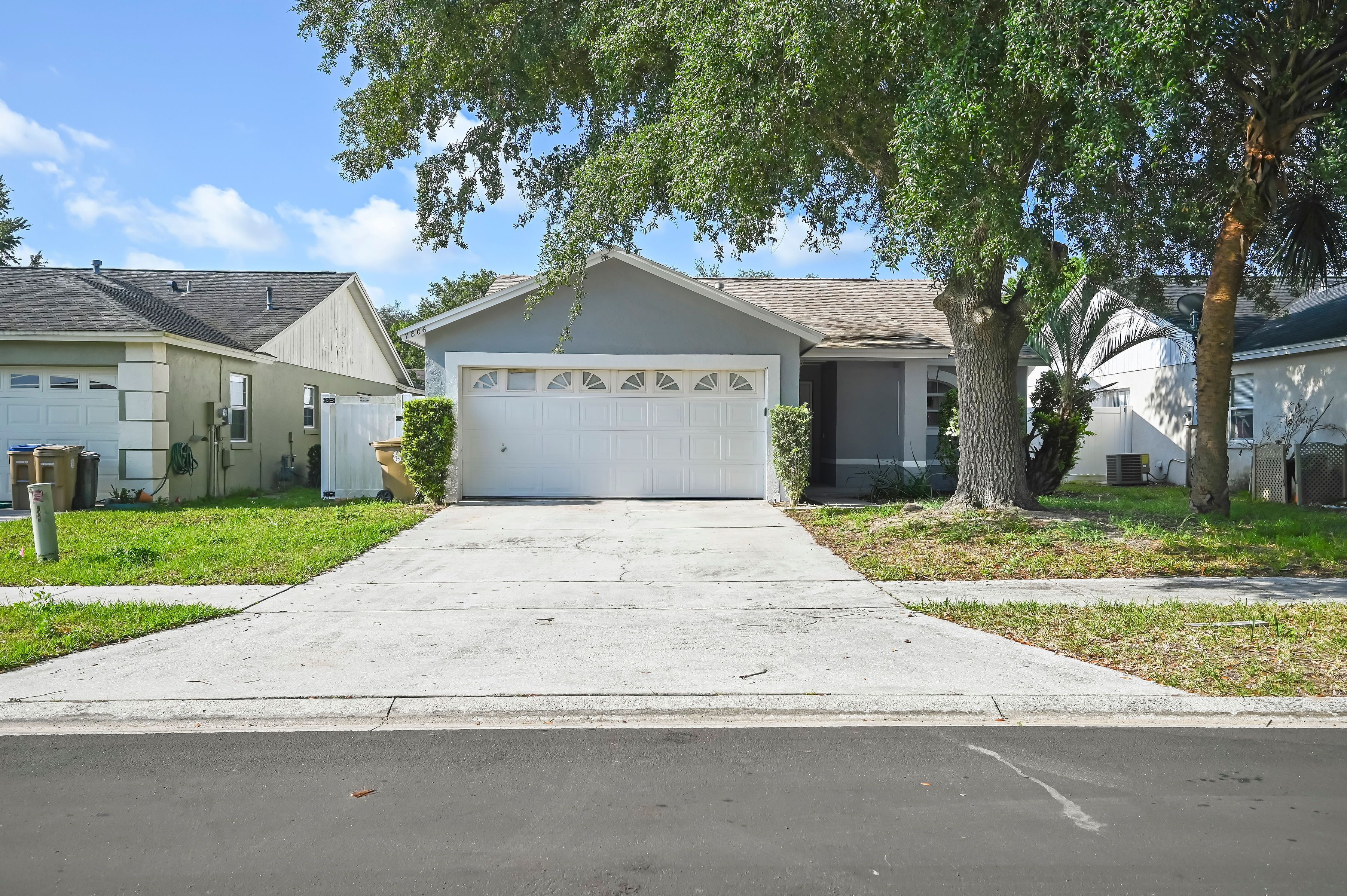 Cozy home close to Disney world with heated pool!