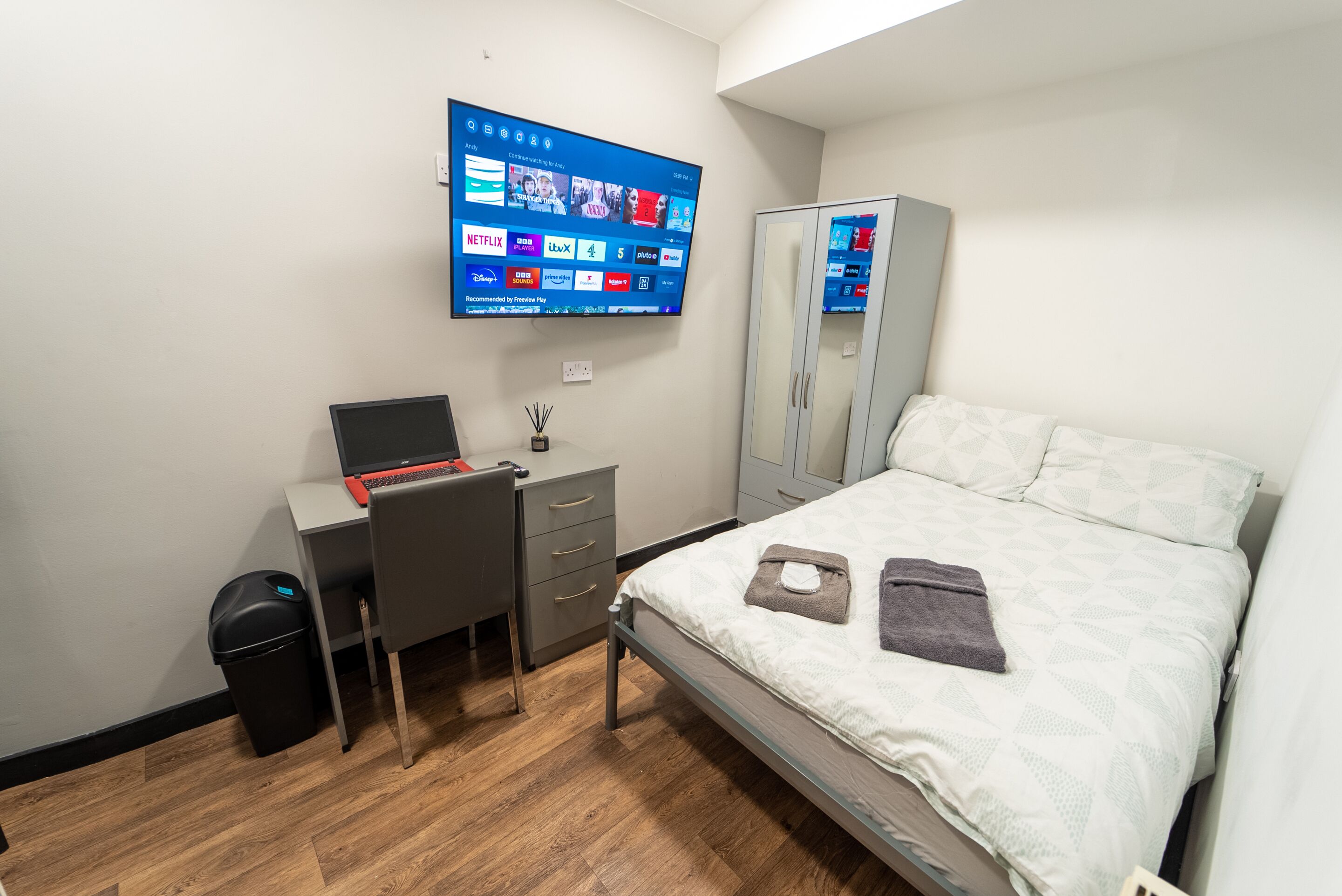 1 bedroom studio with microwave and 50” TV & WiFi