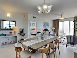 Apartamento, varias camas, bañera de hidromasaje, vistas al mar (#1910 - No Pets Allowed) | Cocina privada | Cafetera o tetera, frigorífico, microondas y horno