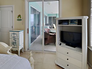 شقة - عدة أسرّة - بشرفة - بمنظر للمحيط (1222 West - No Pets Allowed) | 2 عدّة غرف نوم وبديكورات فريدة لكل غرفة وطراز فريد لكل وحدة