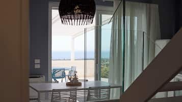 Deluxe Apartment, Berbilang Katil, Sea View | Ruang makan