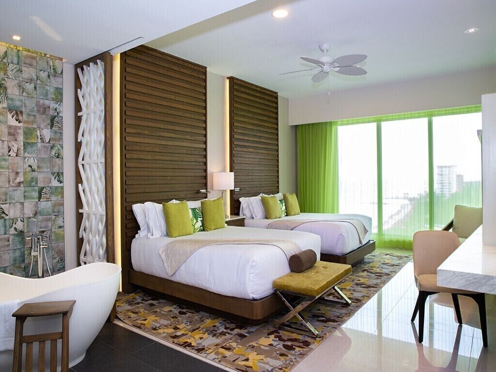 The place to gather your family this Thanksgiving - We've got it all covered!