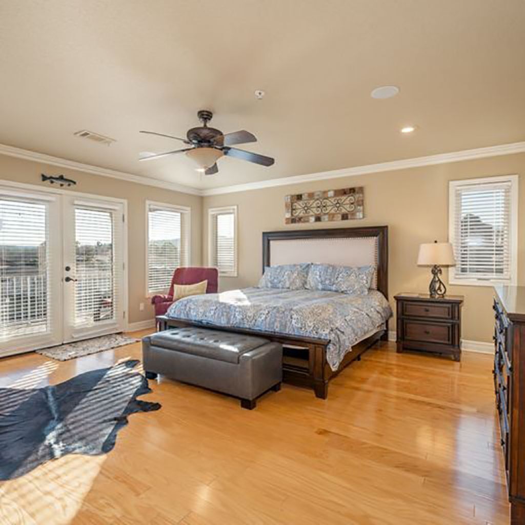 Views!! Luxury Condo w/Gourmet Kitchen, Breathtaking Views