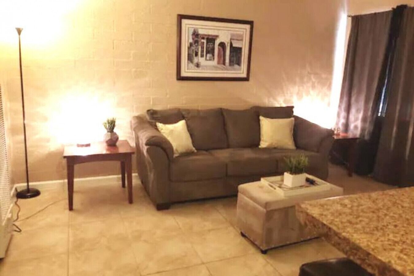 Bellevue H · Hearty Homestay Located Here in Midtown Tucson!