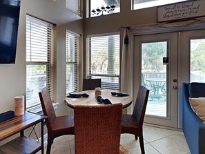 Casa de ciudad, varias camas, hidromasaje (A) | Restaurantes