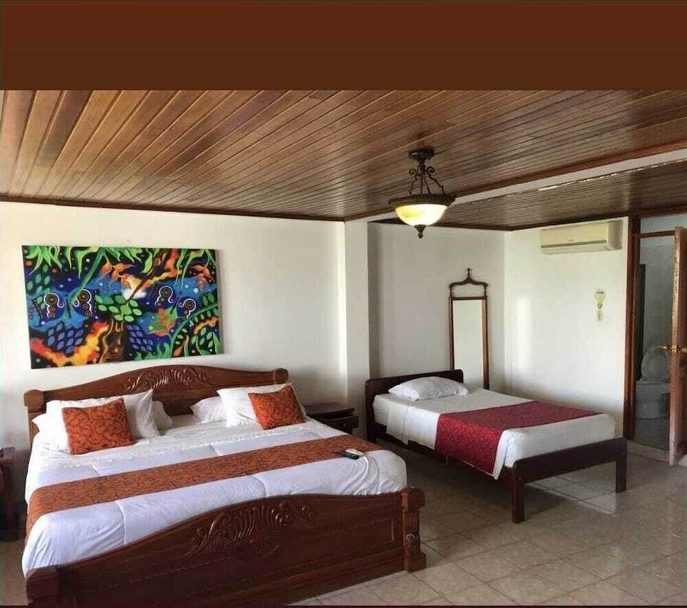 Egyptian cotton sheets, premium bedding, free WiFi, bed sheets