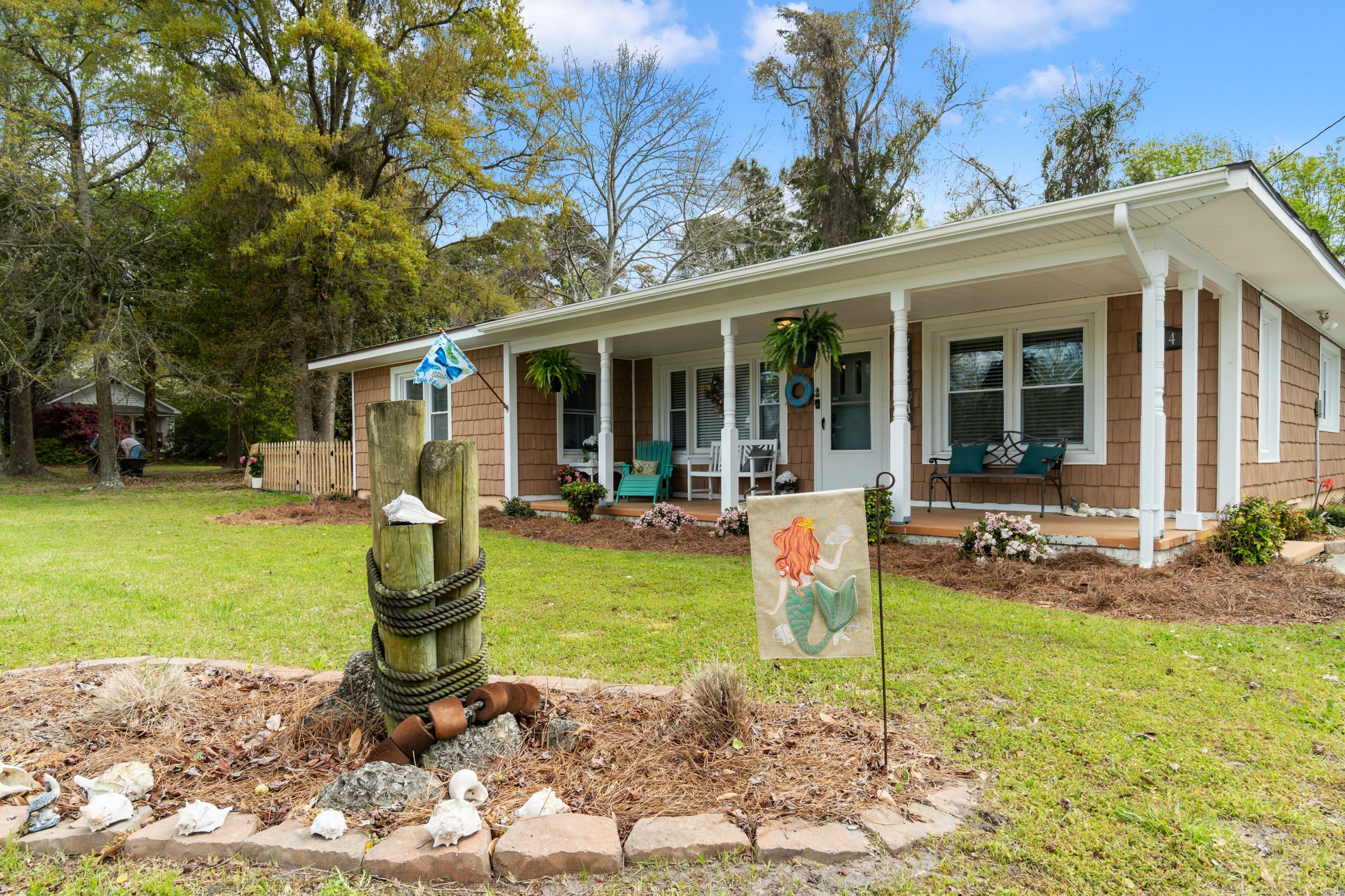  NEW  The Broad Creek Cottage is awaiting your adventure on the Crystal Coast 