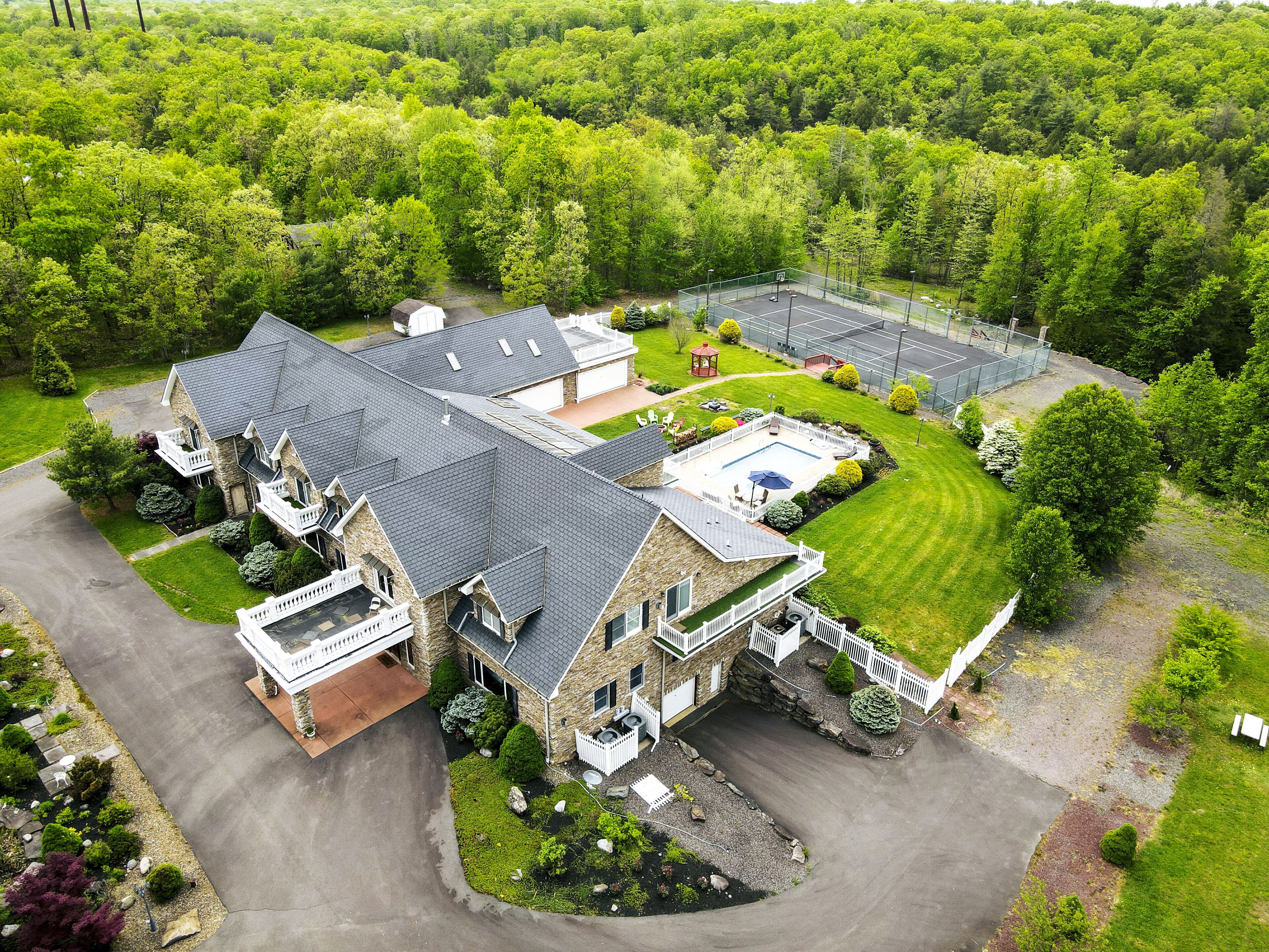 Villa Euphoria: Exotic Retreat