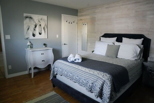 3 bedrooms, iron/ironing board, WiFi, bed sheets