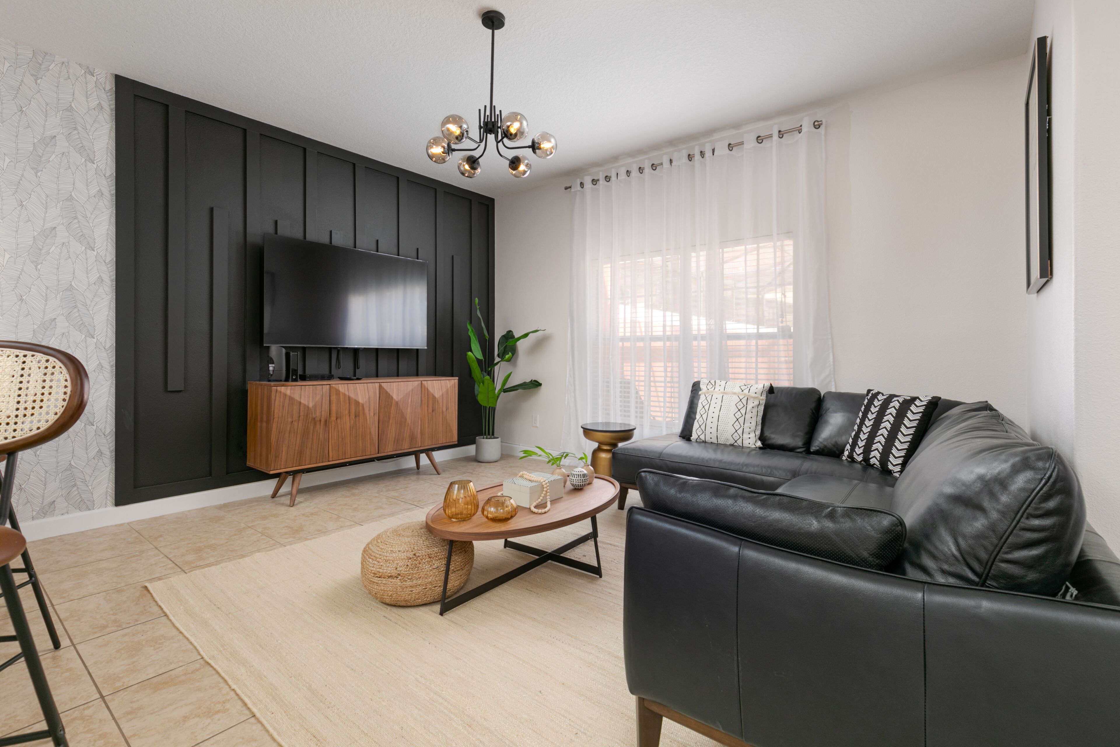 Private pool, Themed Bedrooms, Upgraded decoration, BBQ, Resort community