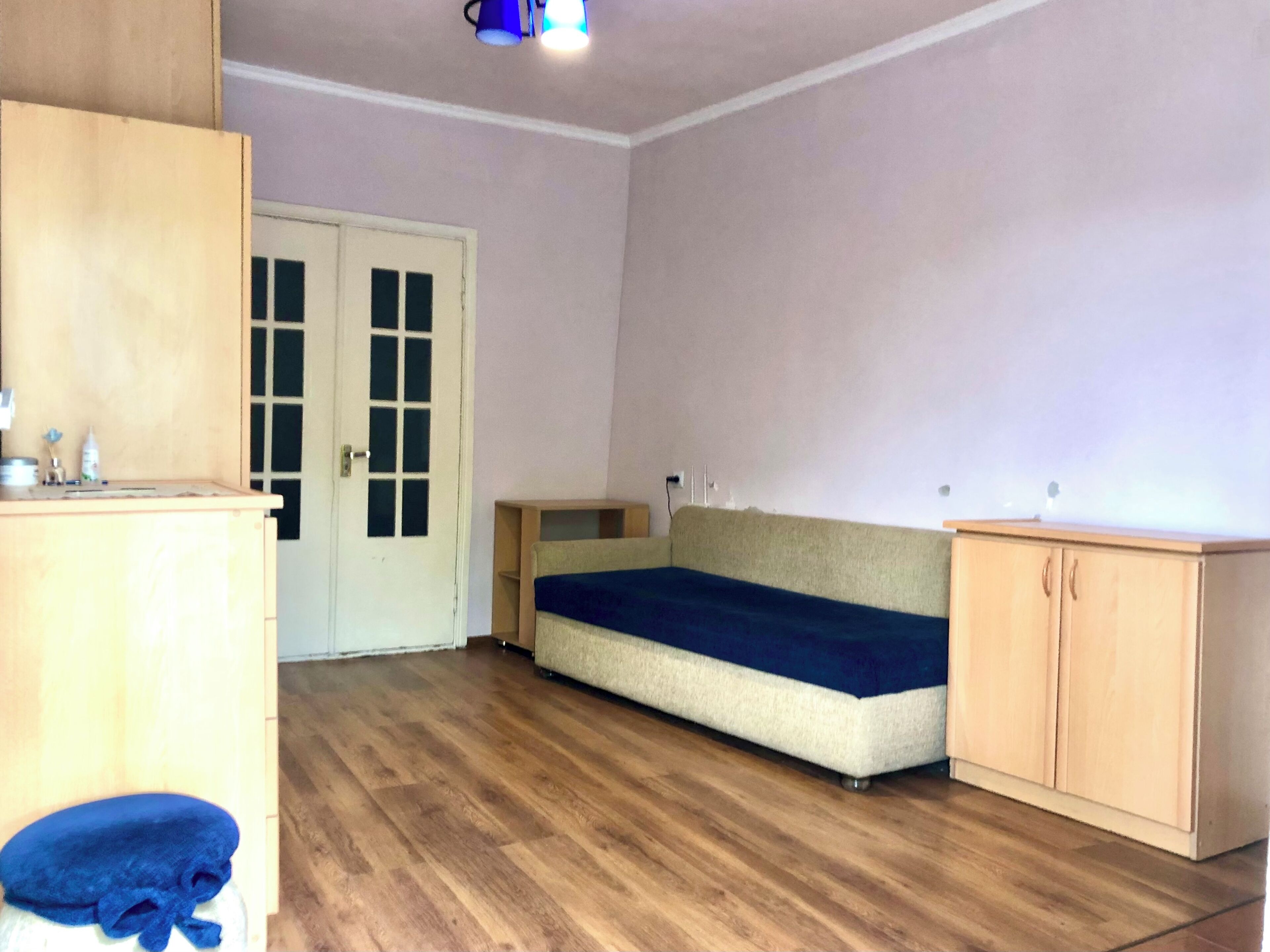 Smart TV, DVD player, books, music library