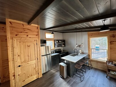 The Maple Retreat - Junior Cabin