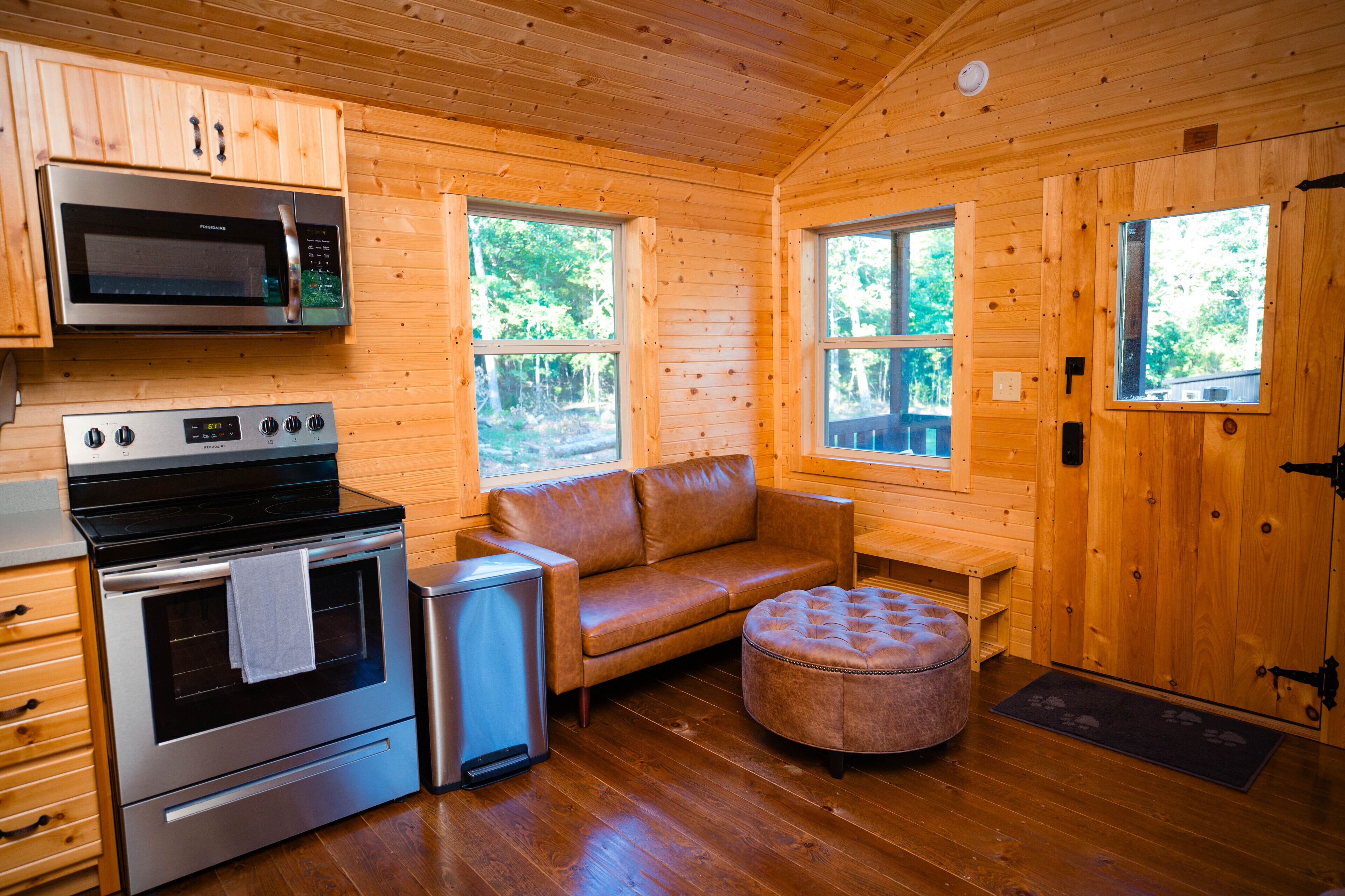 The Maple Retreat-Log Cabin