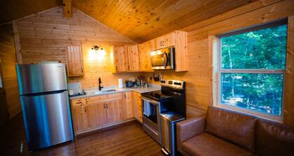 The Maple Retreat-Log Cabin