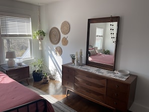 5 Schlafzimmer, Schreibtisch, Bügeleisen/Bügelbrett, kostenloses WLAN