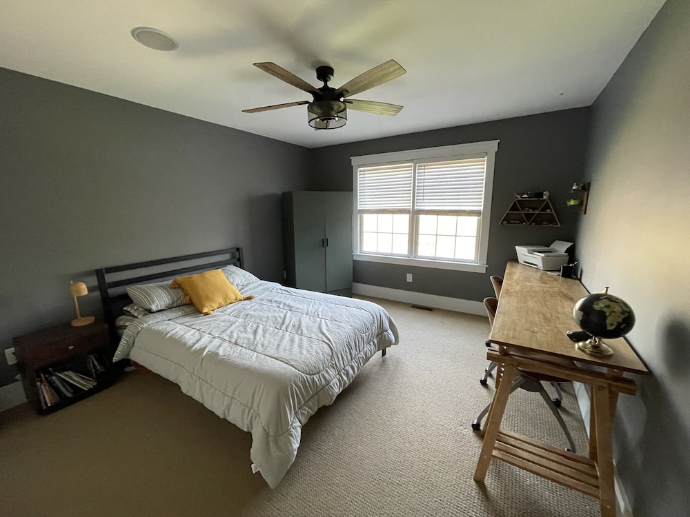 Private Pool, 1st Floor Bedroom, Hershey Park, Ski Roundtop, Yellow