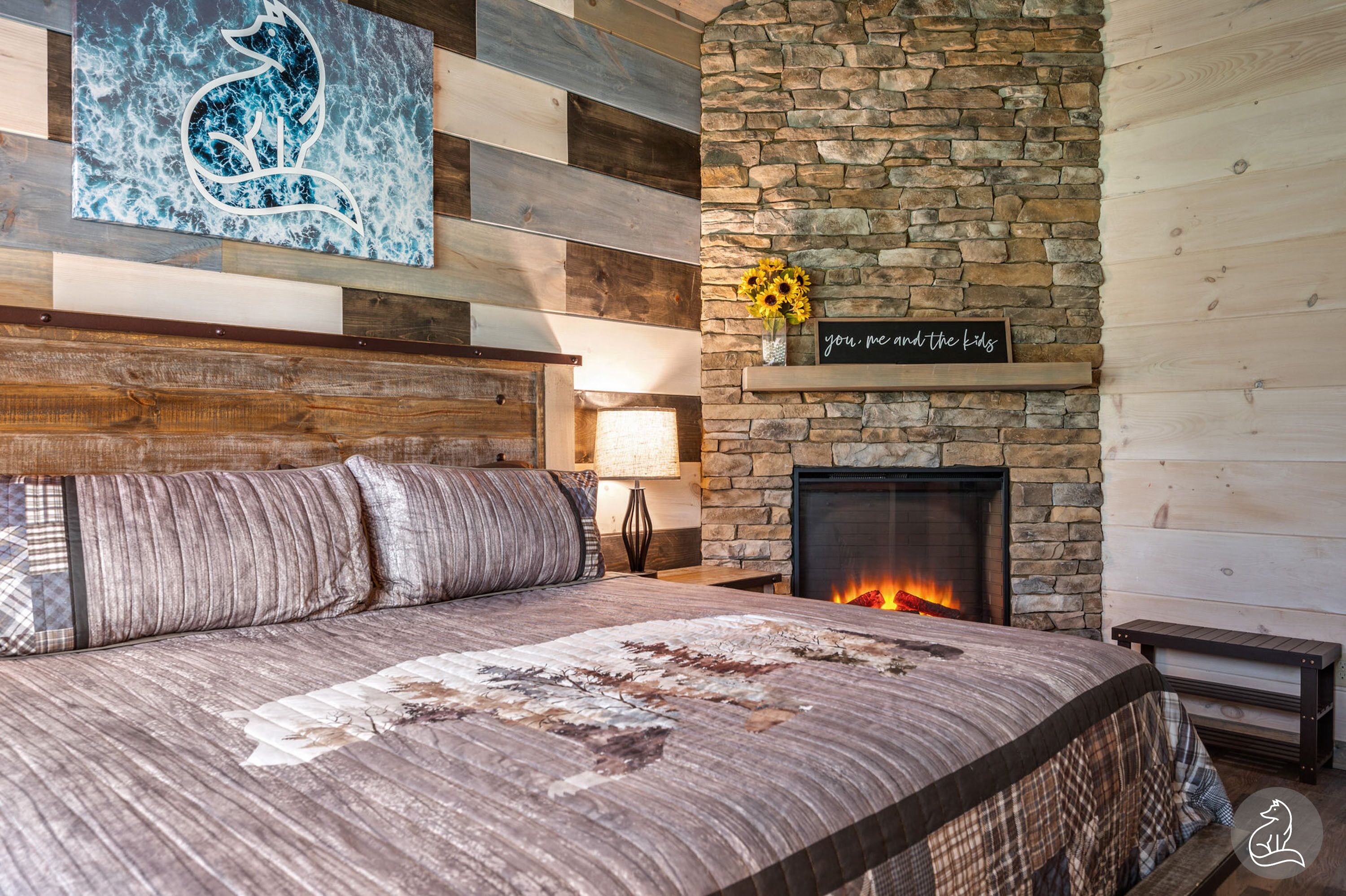 5 habitaciones, tabla de planchar con plancha y cuna de viaje 