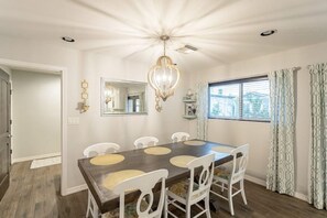Dining - Stunning home in the heart of Scottsdale (Scottsdale)