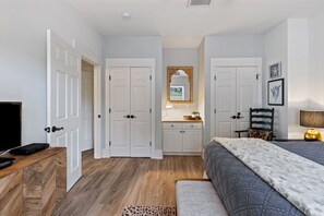 3 Schlafzimmer, Reisekinderbett, WLAN, Bettwäsche