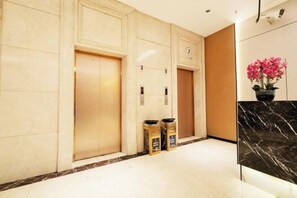 Interior - ELONG ANYUN HOTEL (Hongqiao Railway Station, National Convention and Exhibition Center, Xujing) (Shanghai)