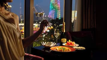 Suite, 1 Bedroom, River View (Dining Area) | Premium bedding, free minibar, in-room safe, individually decorated