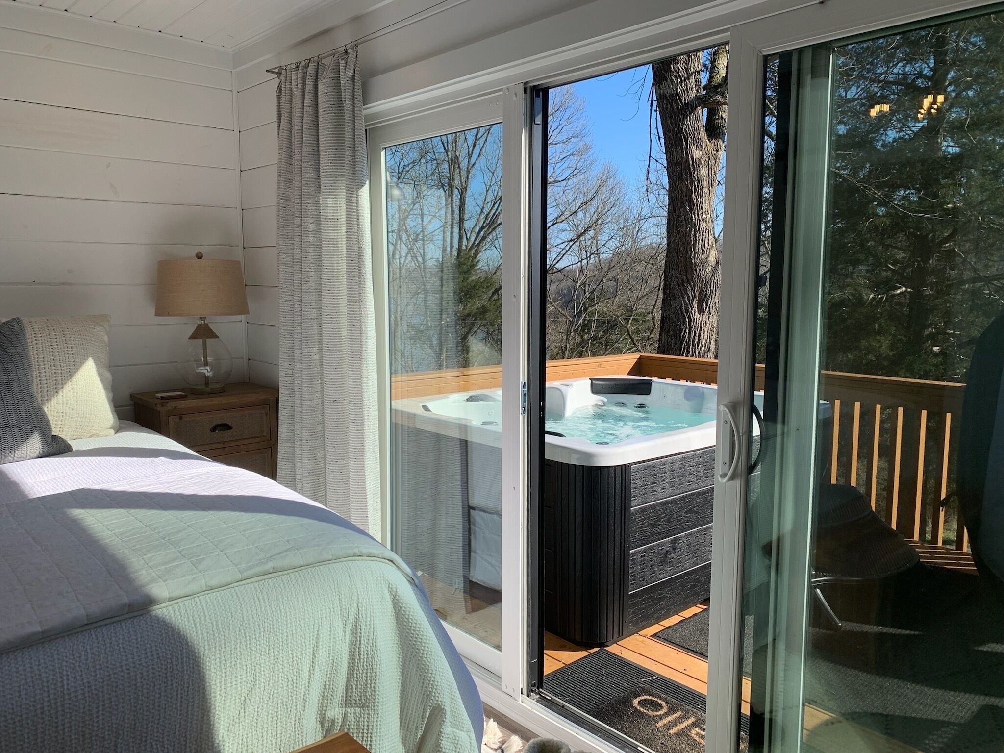 Maple Ridge Lake House with Tree House 