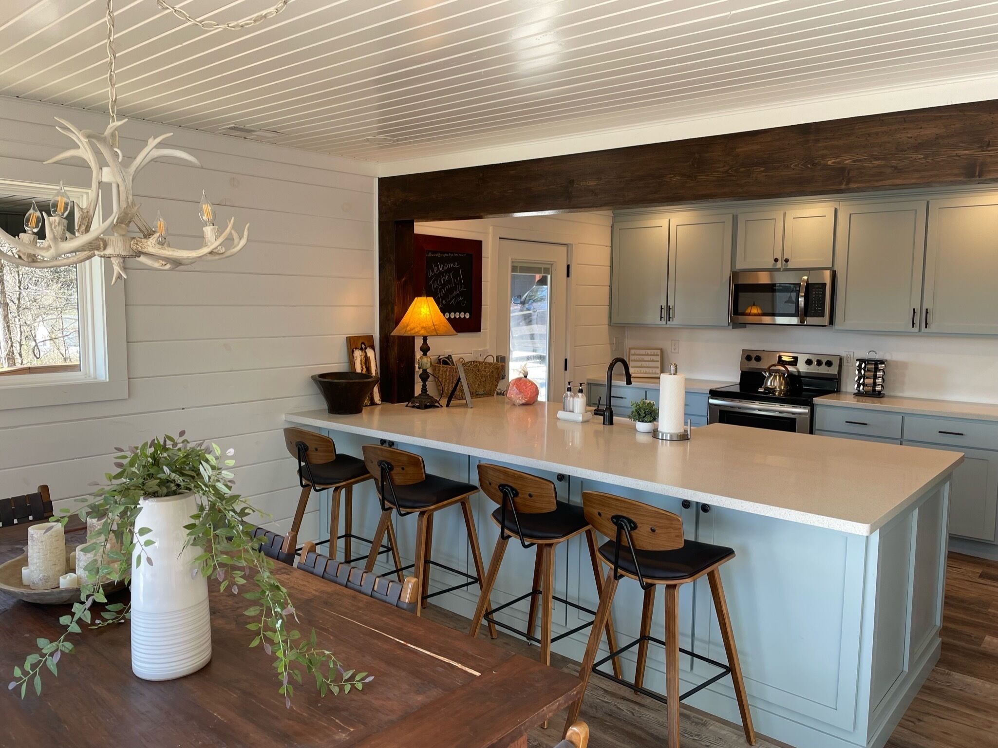 Maple Ridge Lake House with Tree House 