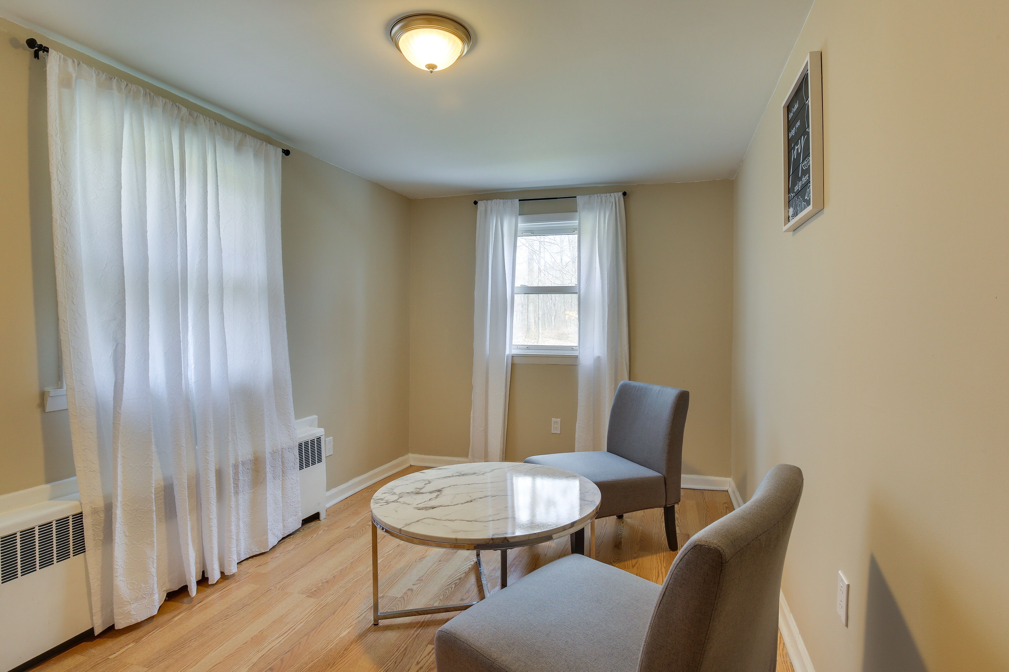 Hopewell Junction Escape w/  Smart TV!