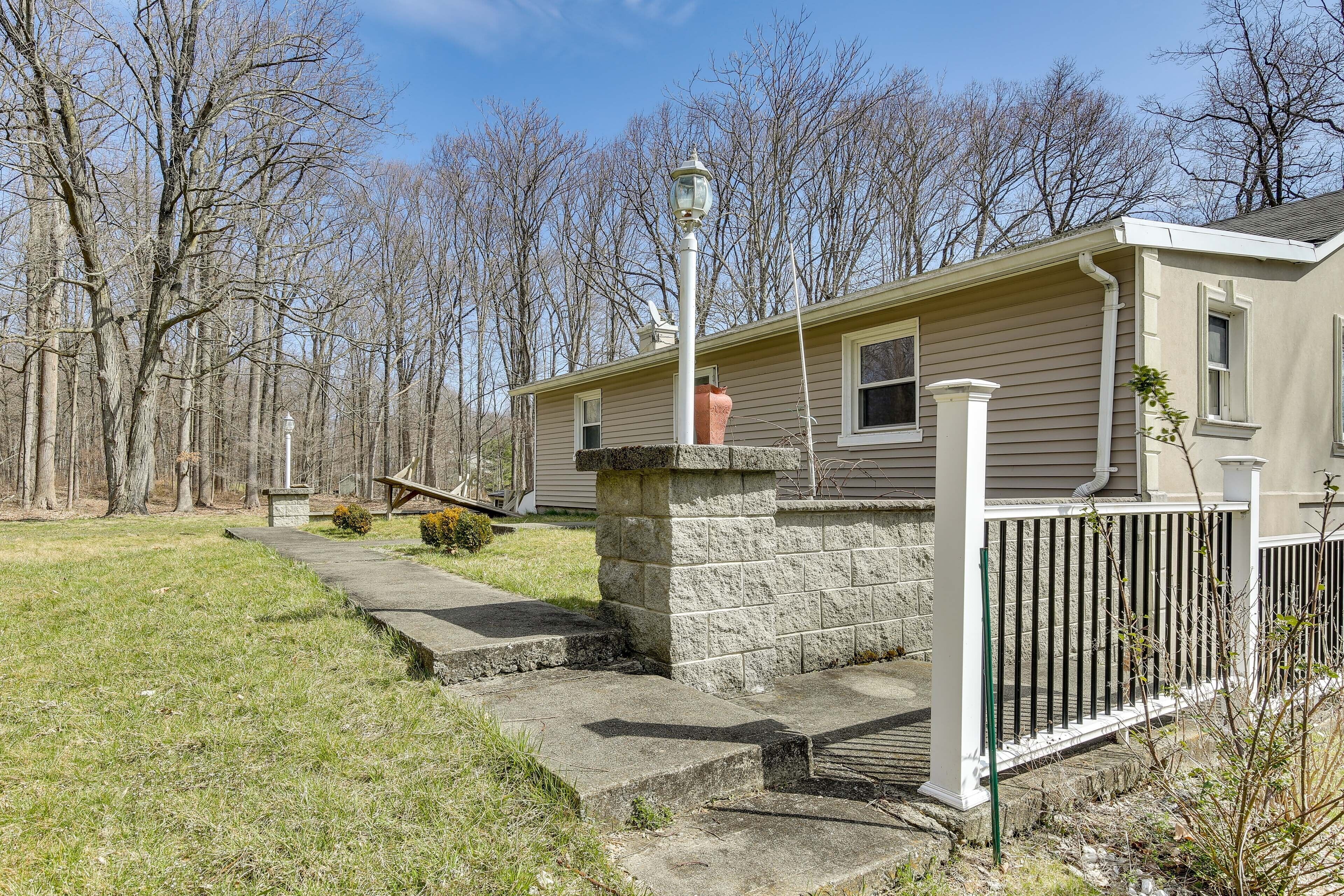 Hopewell Junction Escape w/  Smart TV!