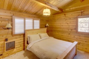 2 habitaciones, escritorio y tabla de planchar con plancha 